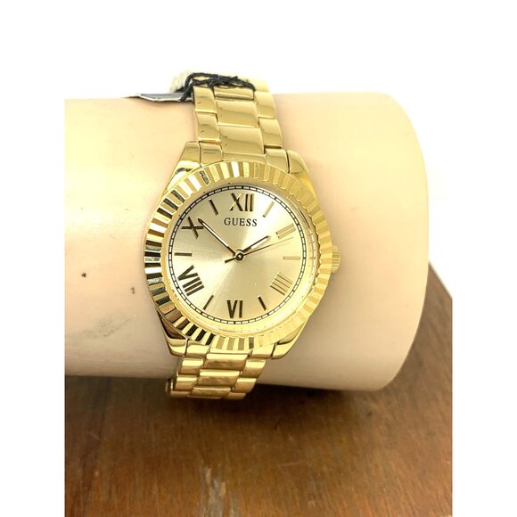 Guess Women\'s Watch GW0687L2 Quartz Gold Dial Stainless Steel 30mm main image 14